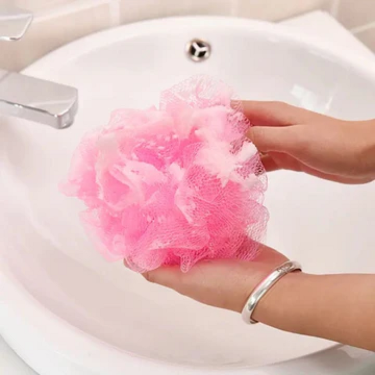 loofah-bath-sponge-with-bright-multi-color