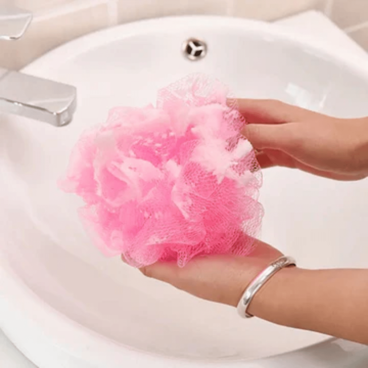 Loofah Bath Sponge With Bright Multi-Color - Gift Point